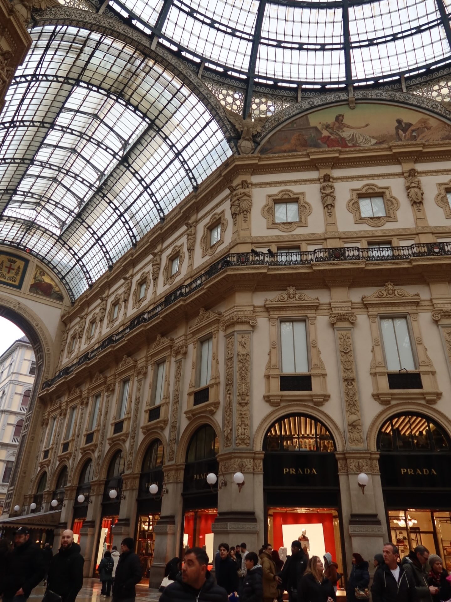 Shopping in Milan > #milan #shopping #luxury